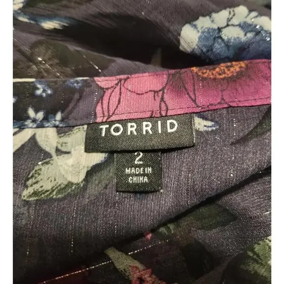 Torrid Floral Deep‎ V Neck Sheer Hi-Low Blouse Size 2 - Picture 5 of 8